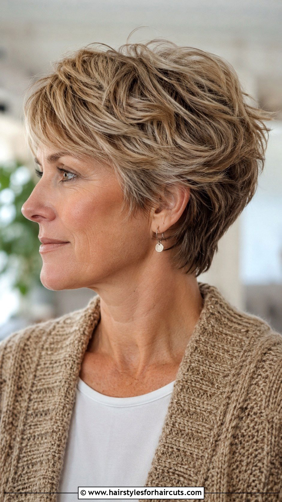 Short Wedge Cut Growing Out - 25 haircuts for growing out hair - 25 haircuts for growing out hair