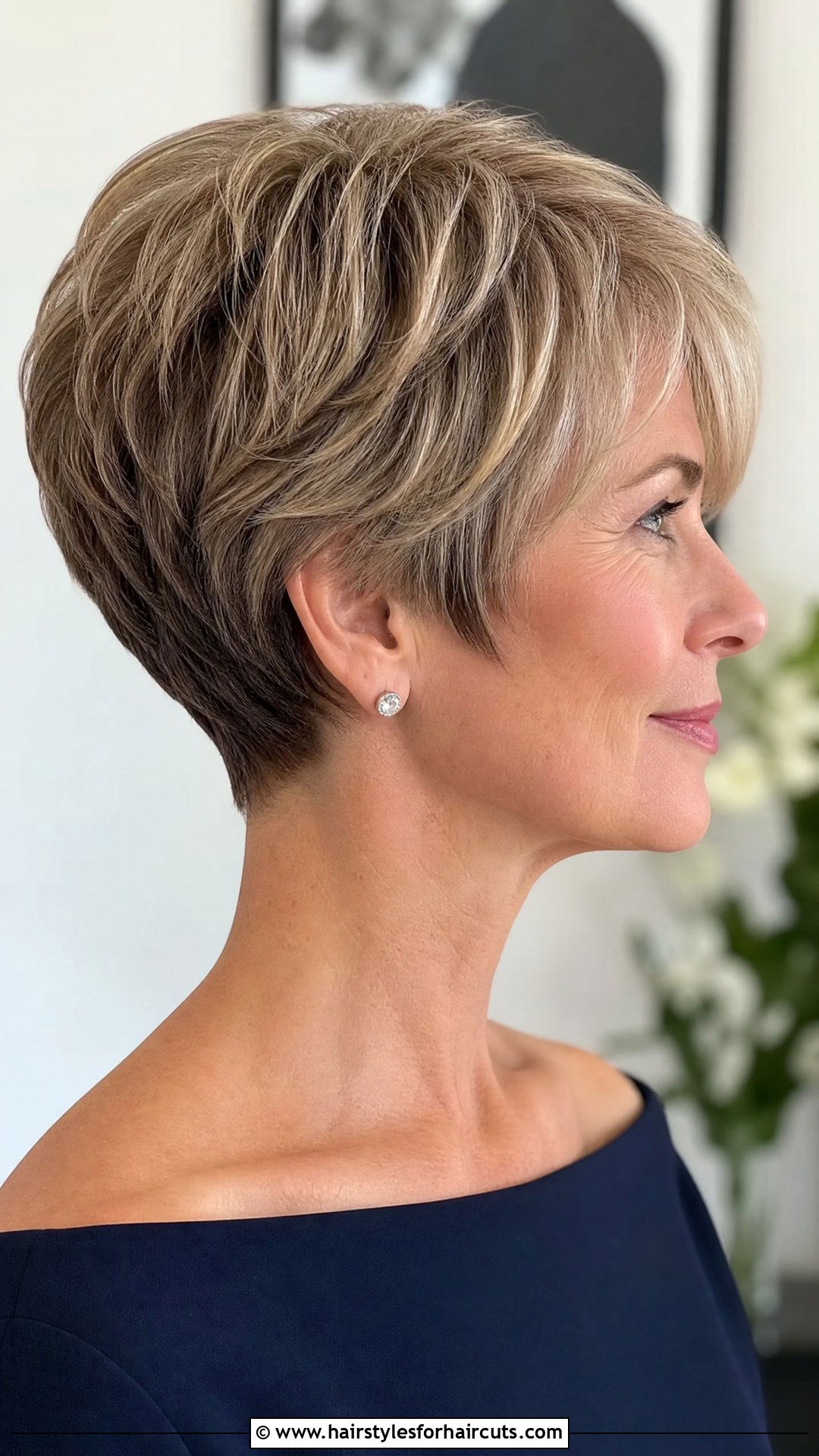 Short Wedge Haircut - 25 what haircuts makes hair look thicker - 25 what haircuts makes hair look thicker
