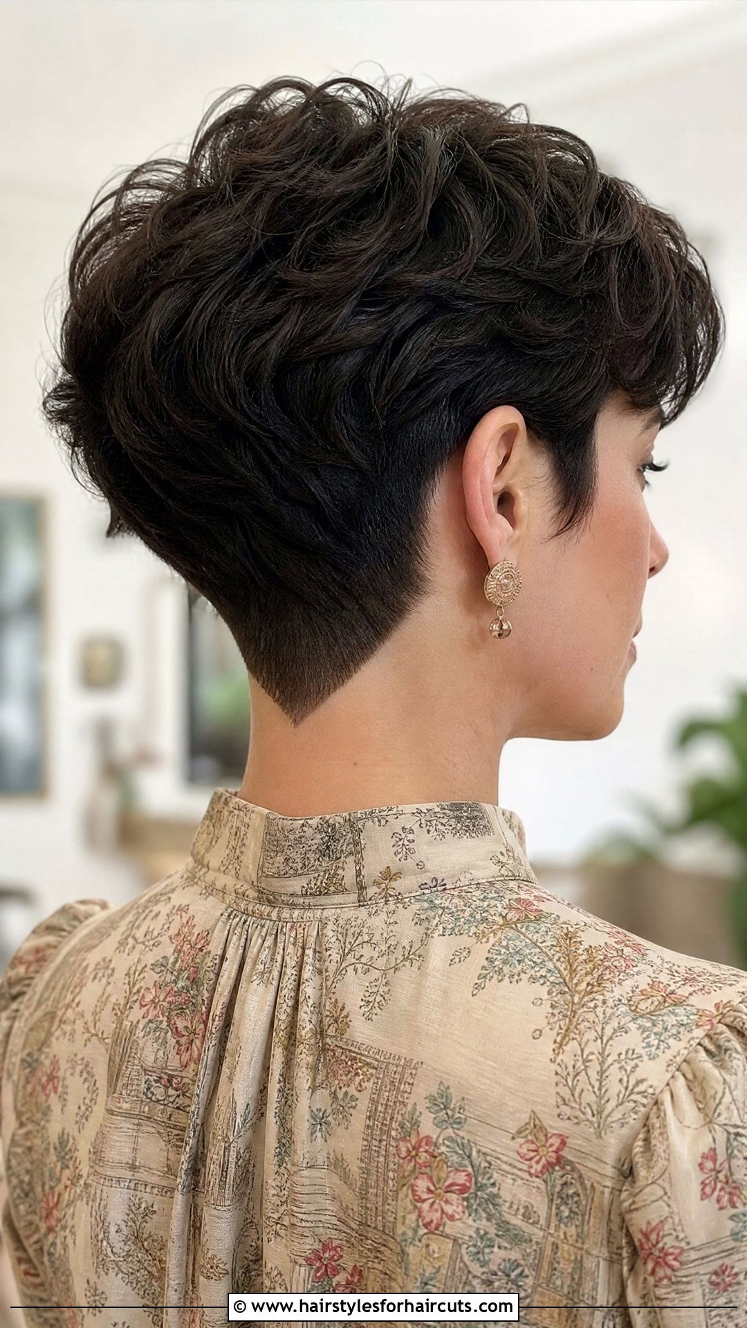Short Wedge Haircut - 25 fine hair short sassy haircuts - 25 fine hair short sassy haircuts