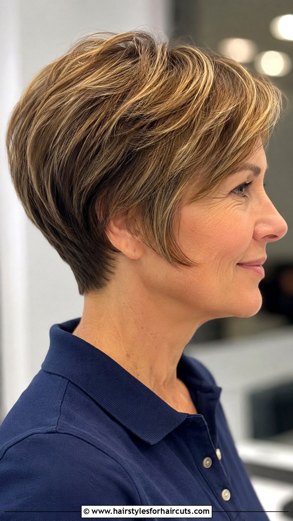 Short Wedge Haircut - 25 haircuts for wavy hair female - 25 haircuts for wavy hair female
