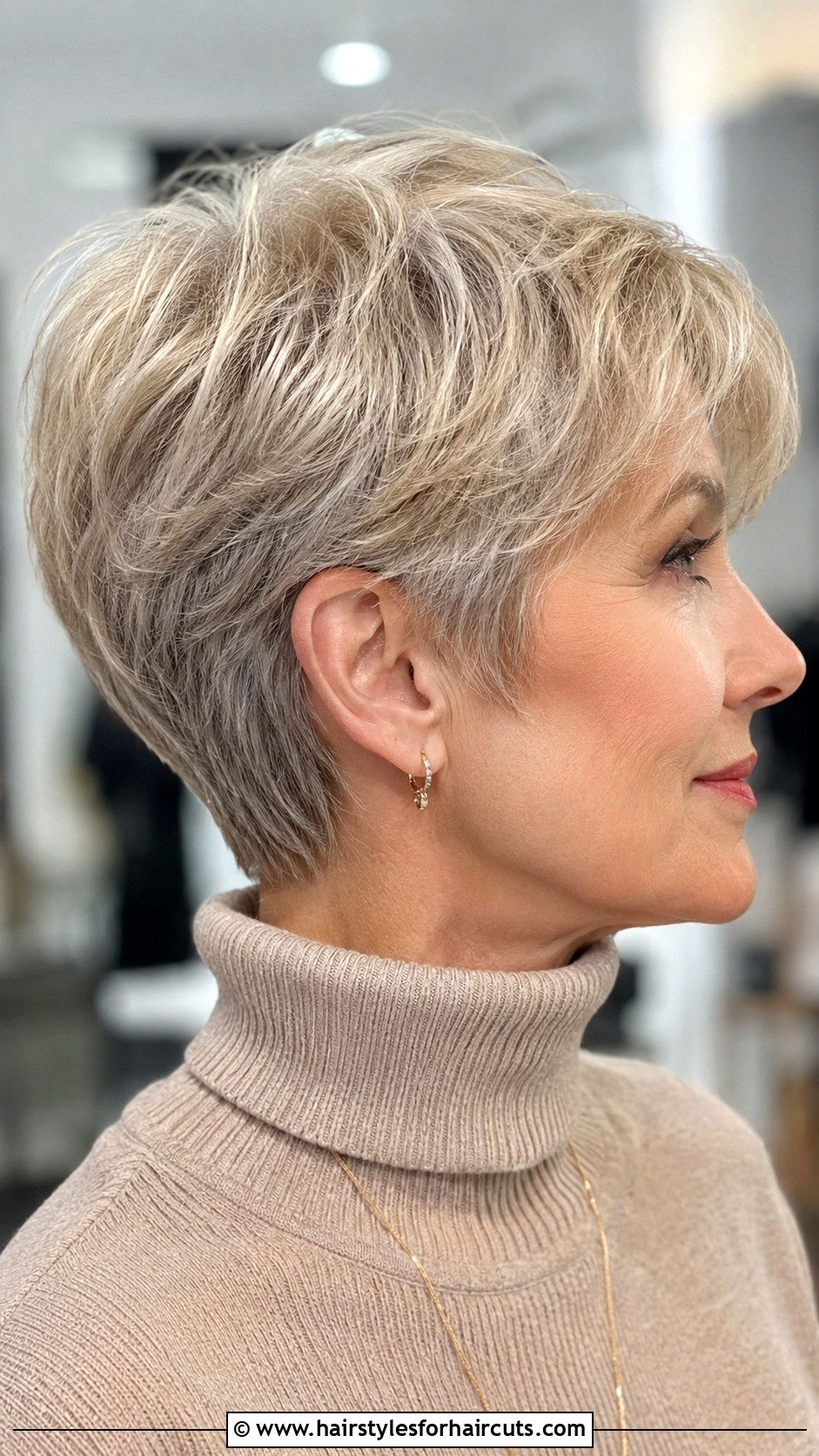 Short Wedge Haircut For Thin Hair - 25 cute haircuts for women with thin hair - 25 cute haircuts for women with thin hair