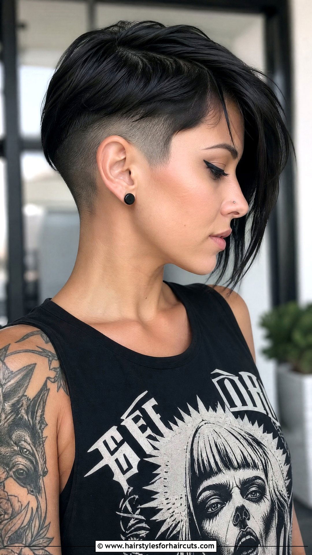 Short Wedge With Undercut - 25 fine hair short wedge haircuts - 25 fine hair short wedge haircuts
