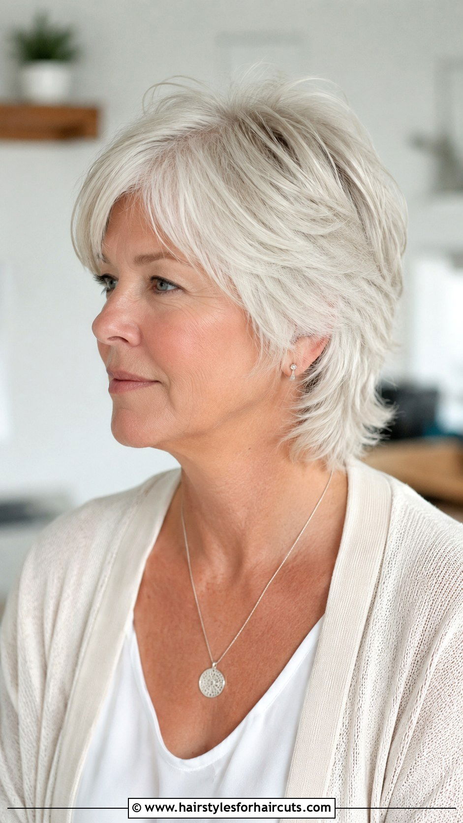 Short White Layered Cut - 25 short haircuts for women with white hair - 25 short haircuts for women with white hair