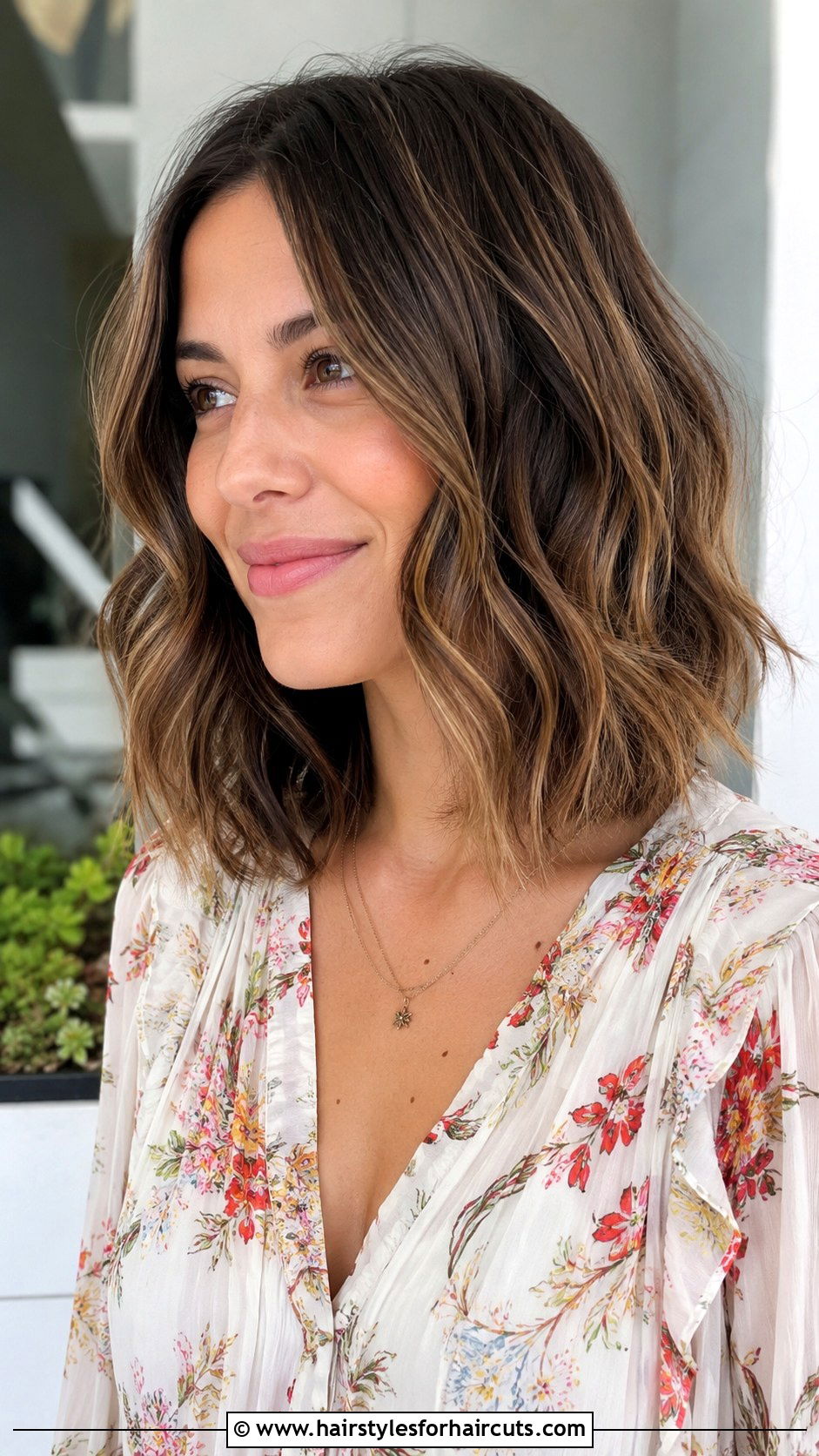 Shoulder Grazing Bob Haircut - 25 bob hairstyles for thick wavy hair - 25 bob hairstyles for thick wavy hair