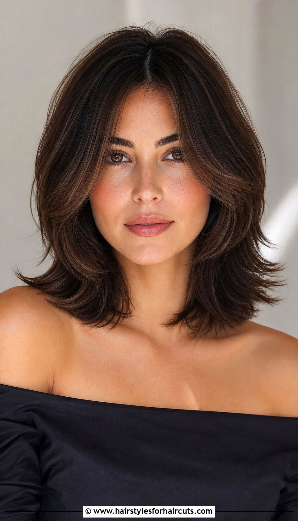 Shoulder Grazing Butterfly Haircut - 25 butterfly haircuts with curtain bangs short hair - 25 butterfly haircuts with curtain bangs short hair