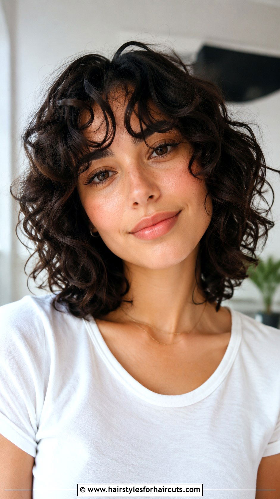 Shoulder Length Curly Cut - 25 curly haircuts inspo - 25 curly haircuts inspo