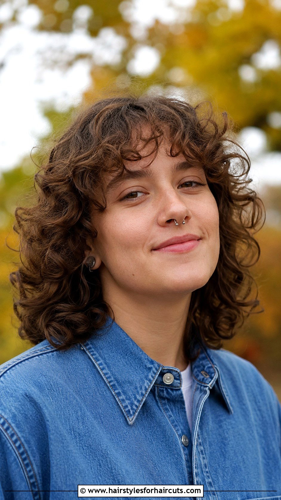 Shoulder Length Curly Shag - 25 genderfluid haircuts for curly hair - 25 genderfluid haircuts for curly hair