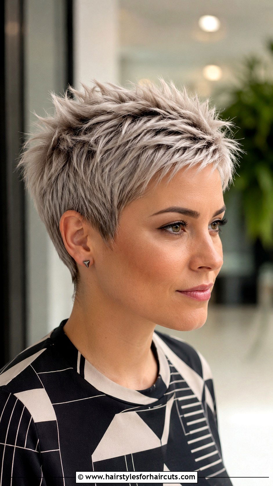 Shoulder Length Layered Haircut - 25 hairstyles for female pattern baldness - 25 hairstyles for female pattern baldness