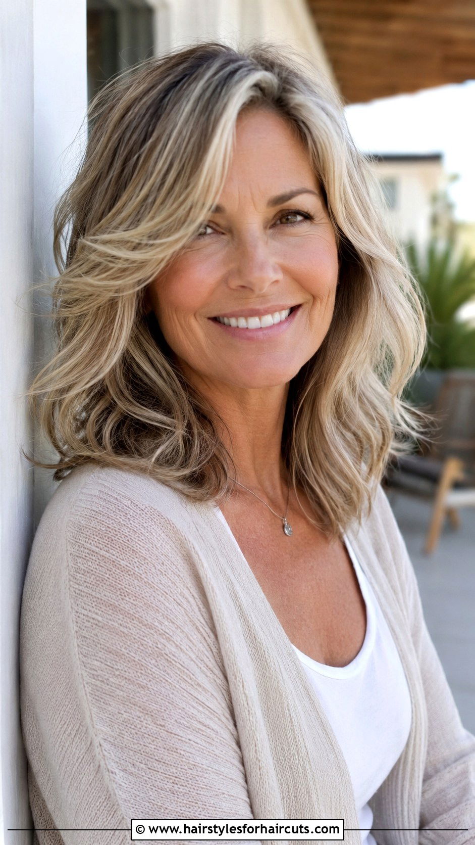 Shoulder Length Layers - 25 haircuts for thin hair women over 50 - 25 haircuts for thin hair women over 50