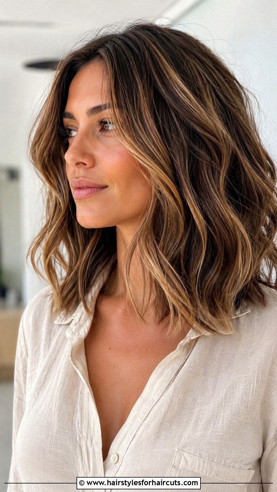 Shoulder Length Waves with Highlights - 25 shoulder length hairstyles for thick wavy hair - 25 shoulder length hairstyles for thick wavy hair