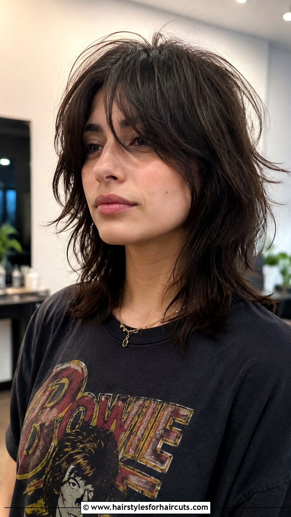 Shoulder Length Wolf Cut - 25 haircuts for school - 25 haircuts for school