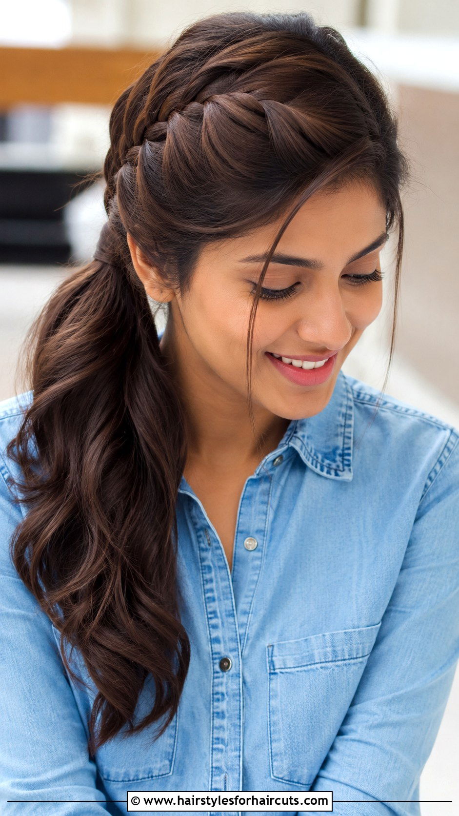 Side Braid Ponytail - 25 hairstyles for sweaty hair - 25 hairstyles for sweaty hair