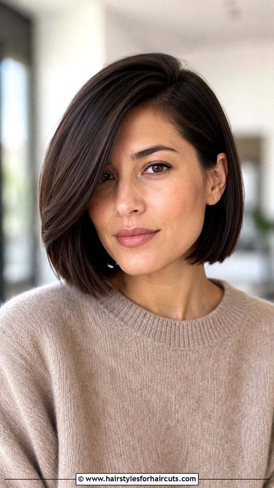 Side Part Bob Haircut - 25 haircuts for women with thin straight hair - 25 haircuts for women with thin straight hair