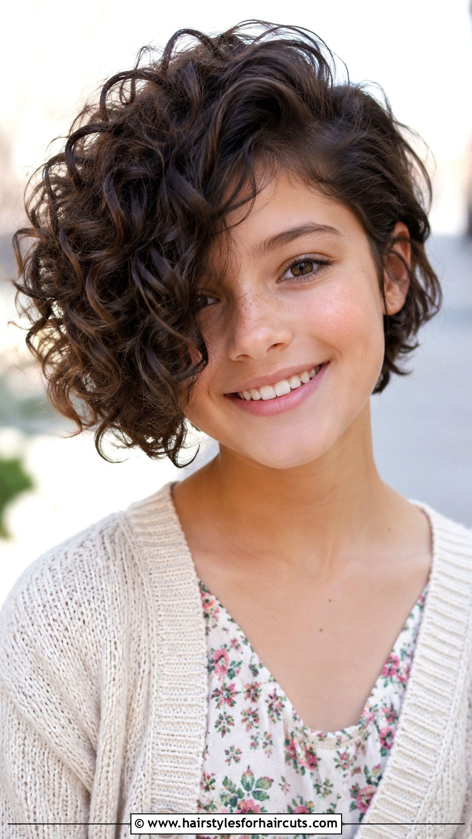Side Part Curly Bob - 25 girl curly hairstyles - 25 girl curly hairstyles