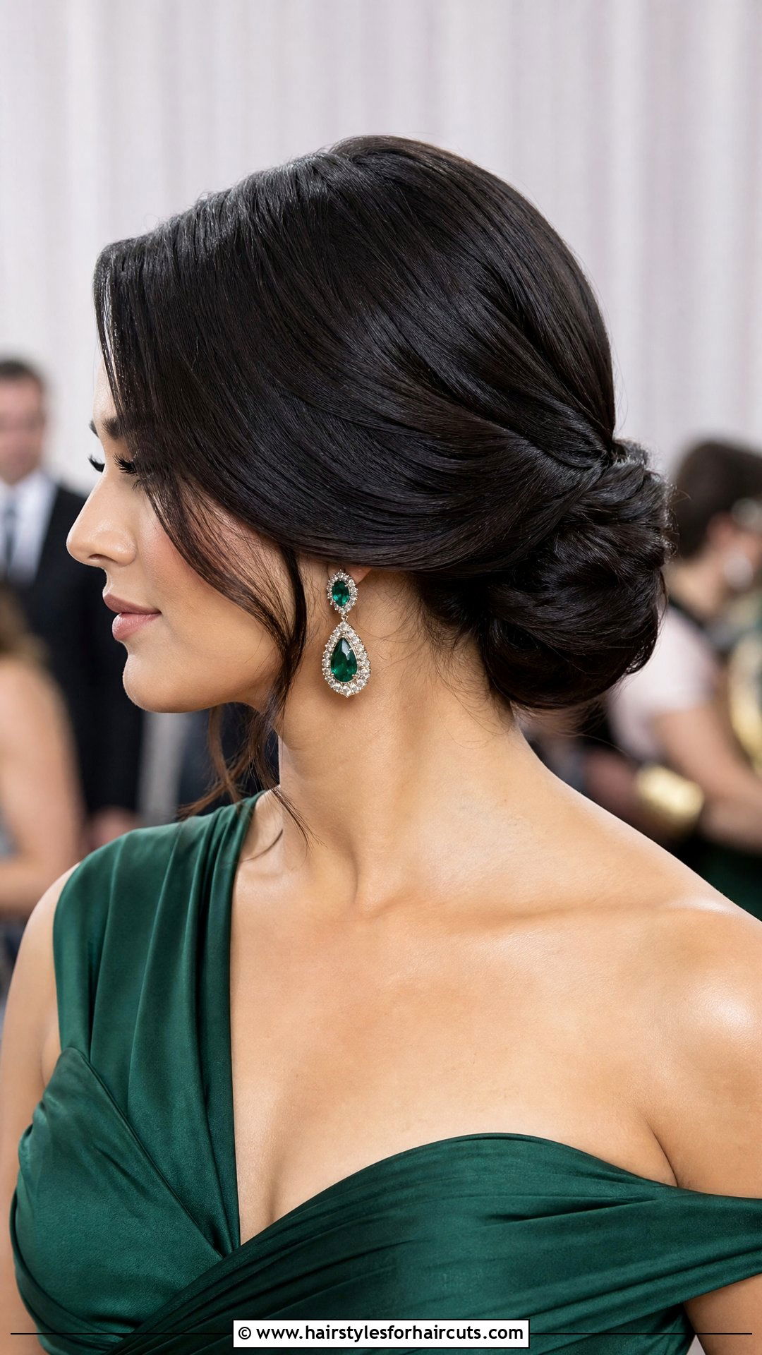 Side Part Low Bun - 25 winter formal hairstyles - 25 winter formal hairstyles