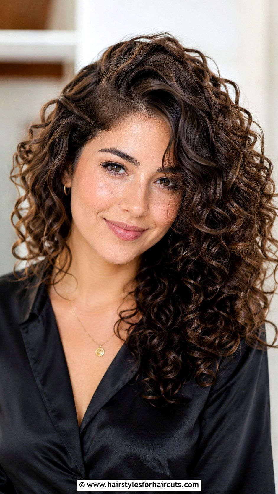Side Part Medium Curly Hair - 25 curly hairstyles for girls with medium hair - 25 curly hairstyles for girls with medium hair