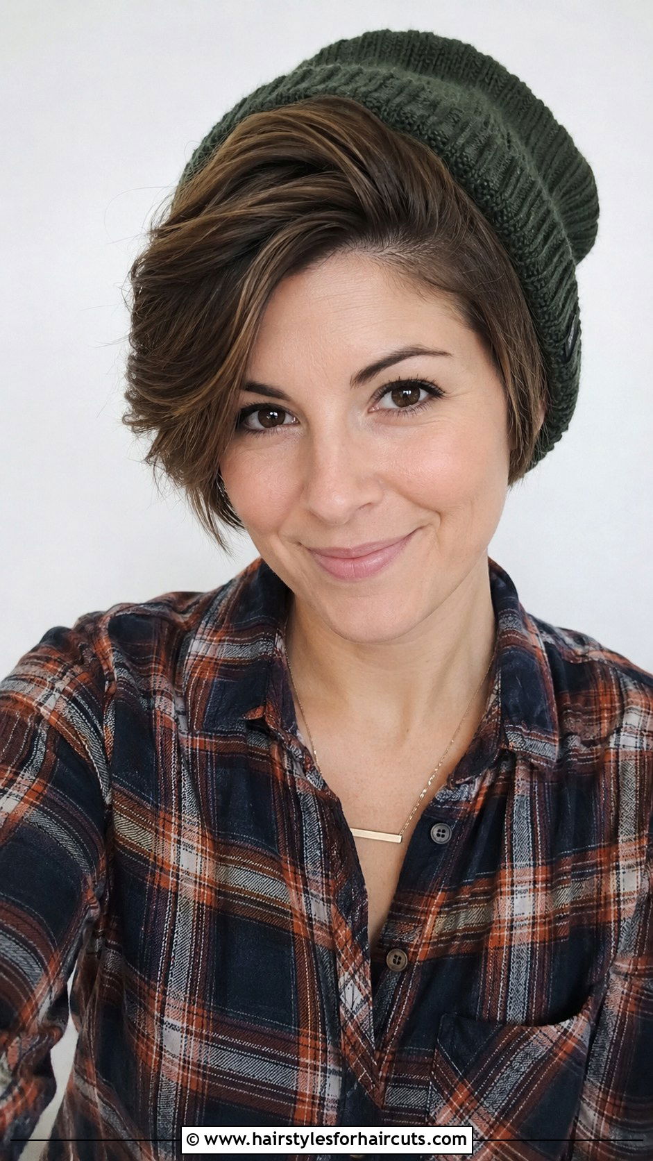 Side Part Short Hair Beanie - 25 beanie hairstyles for short hair - 25 beanie hairstyles for short hair
