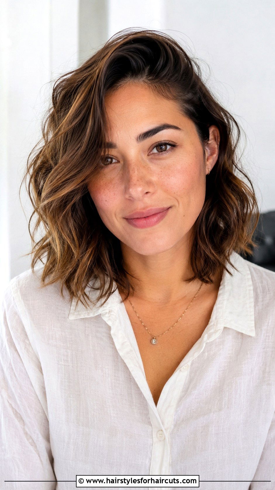 Side Part Wavy Shoulder Length Hair - 25 side haircuts - 25 side haircuts