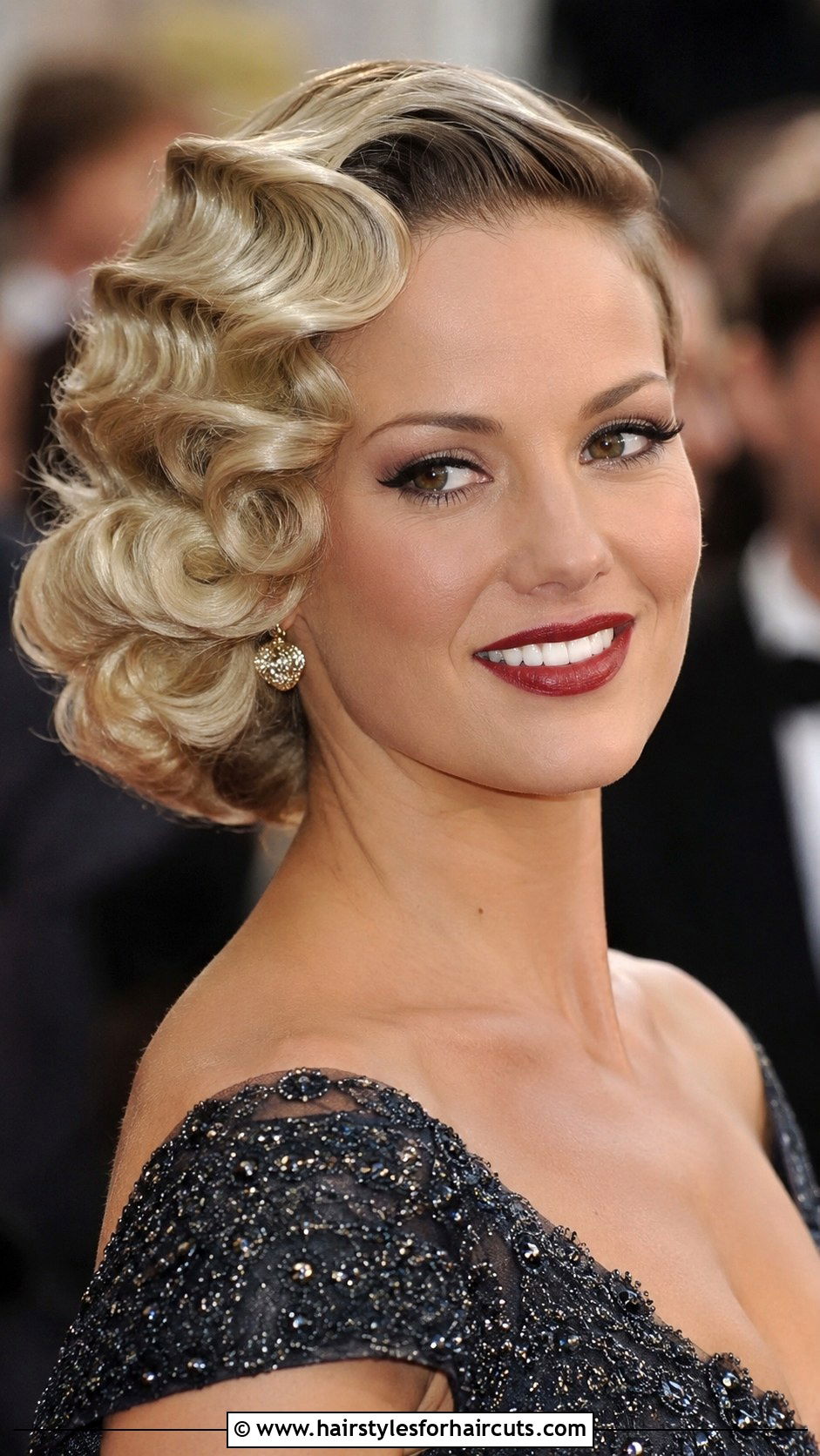 Side Part With S Wave Pin Curls - 25 side parting hairstyles female straight hair - 25 side parting hairstyles female straight hair