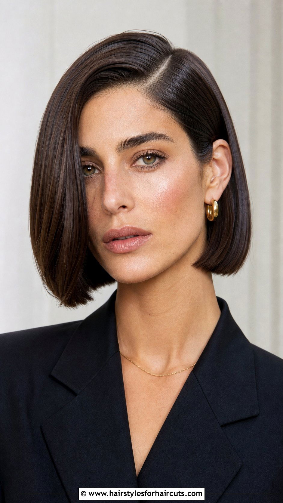 Side Parted Bob - 25 hairstyles for low density hair - 25 hairstyles for low density hair