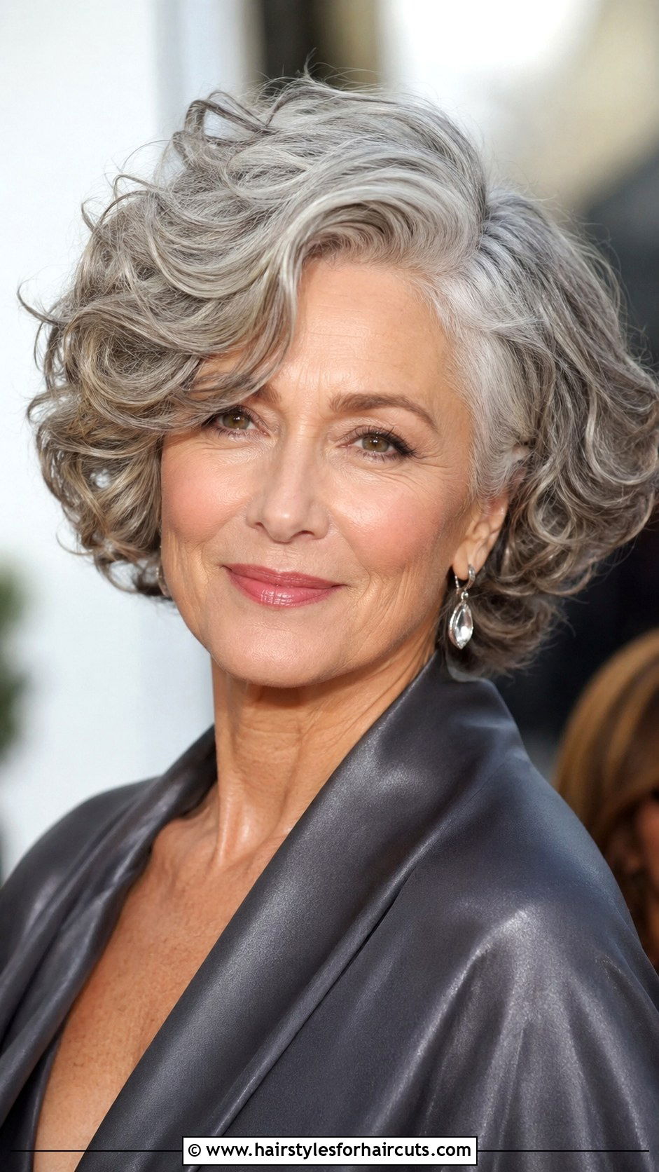 Side Parted Curly Bob Haircut - 25 haircuts for older women with curly hair - 25 haircuts for older women with curly hair