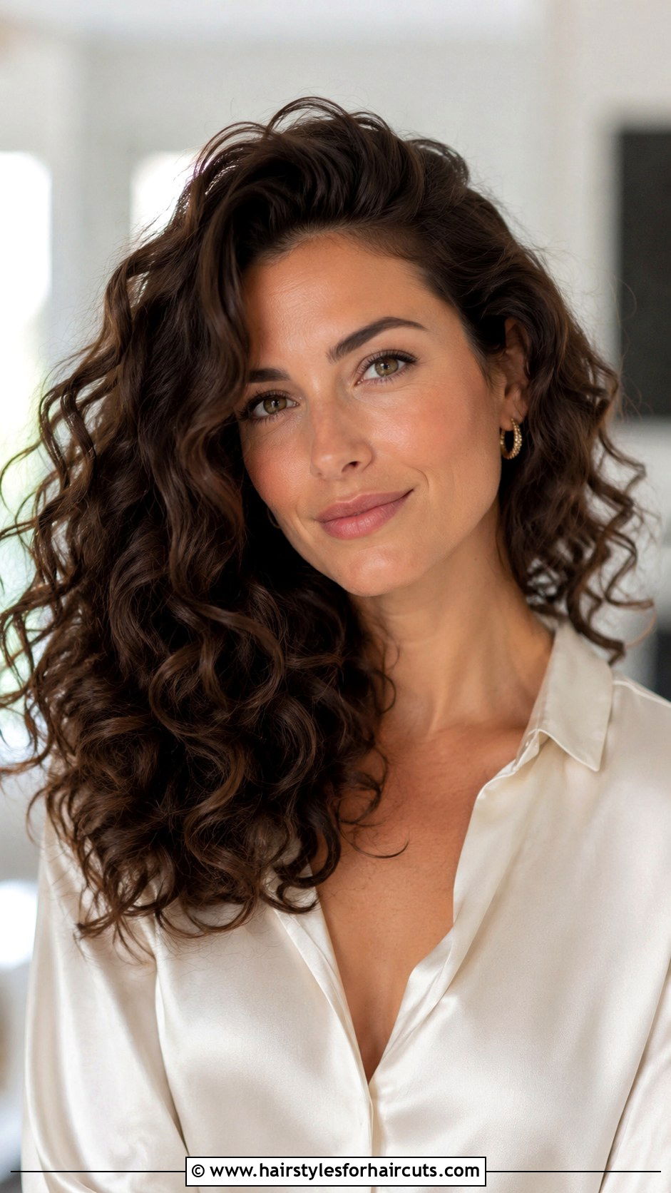 Side Parted Curly Hair - 25 different curly hairstyles - 25 different curly hairstyles