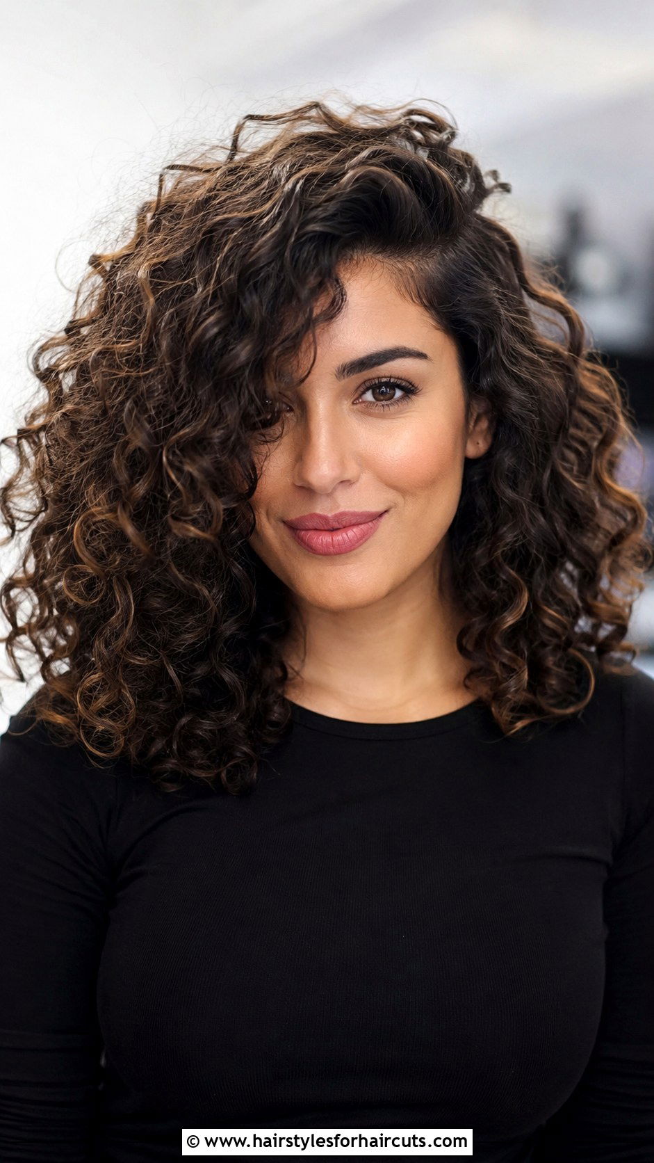 Side Parted Curly Hair - 25 curl hairstyles - 25 curl hairstyles