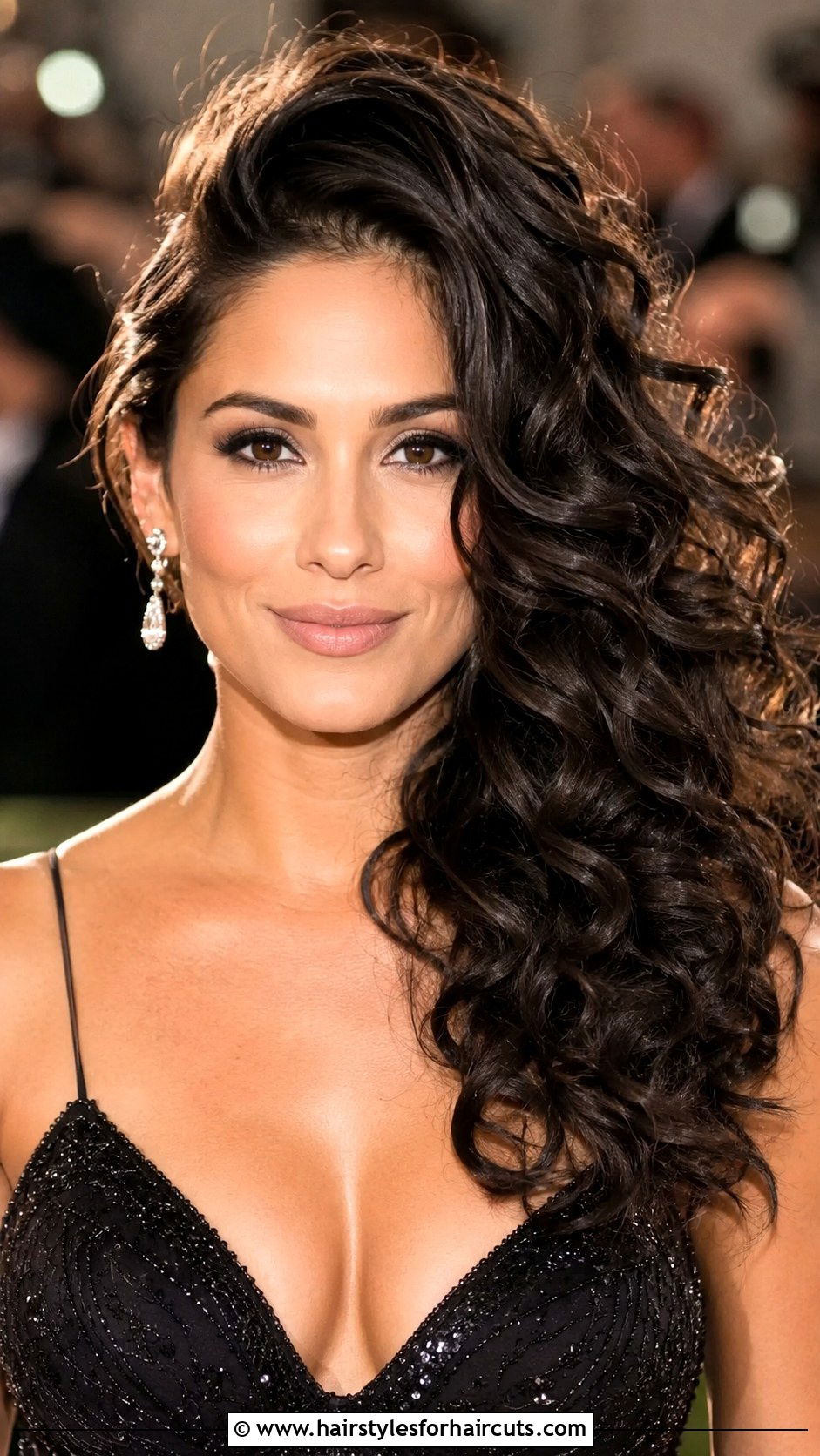 Side Parted Curly Volume - 25 birthday hairstyles for curly hair - 25 birthday hairstyles for curly hair