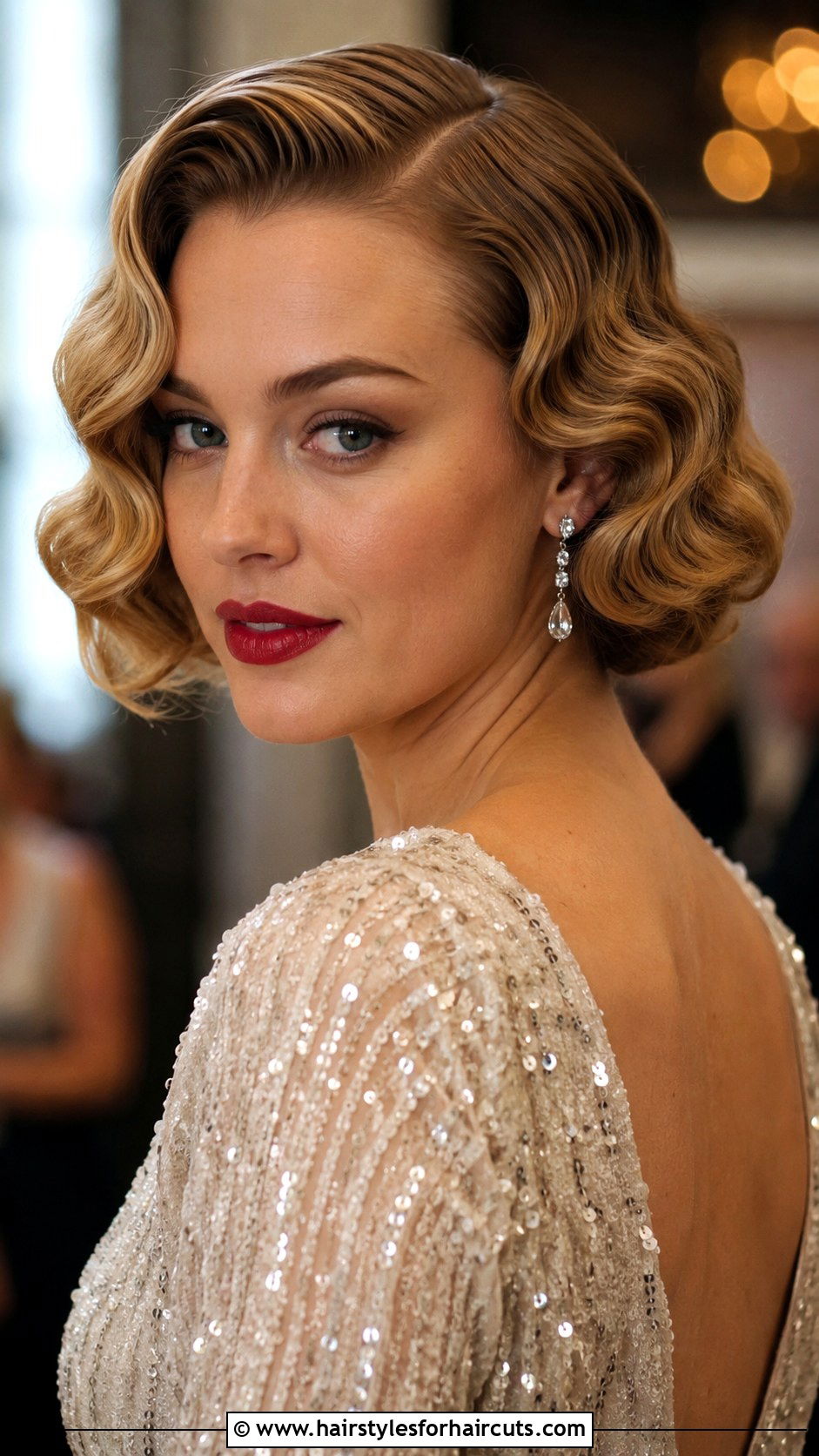Side Parted Finger Waves - 25 easy concert hairstyles for short hair - 25 easy concert hairstyles for short hair
