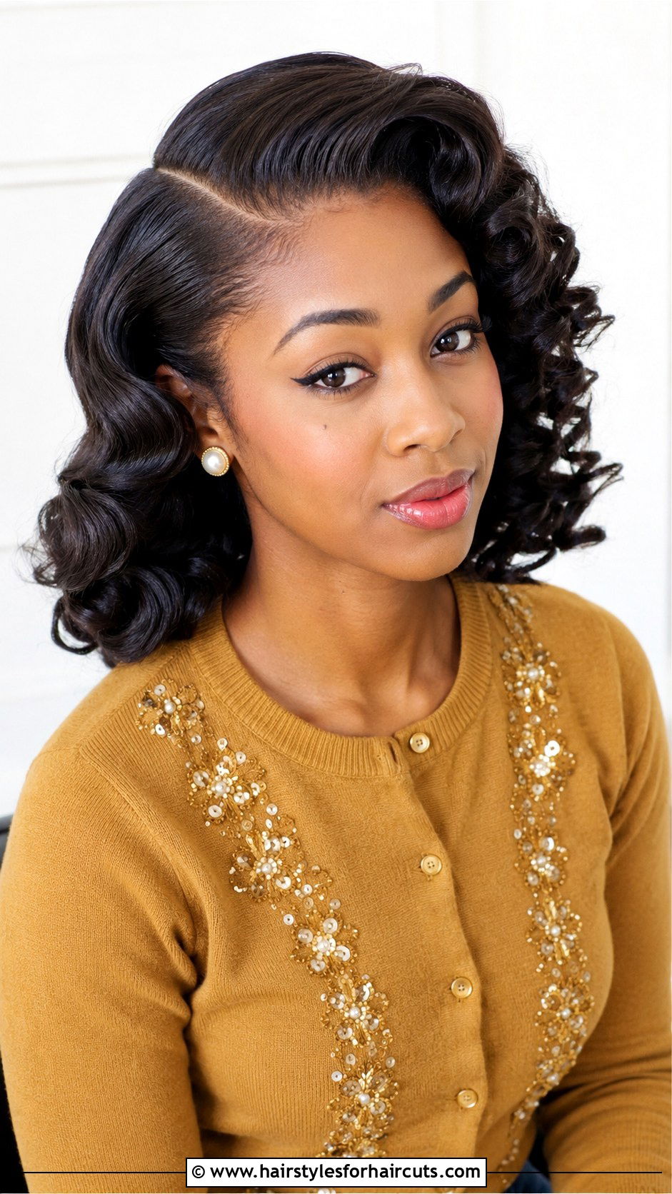 Side Parted Pin Curl - 25 1940s hairstyles - 25 1940's hairstyles