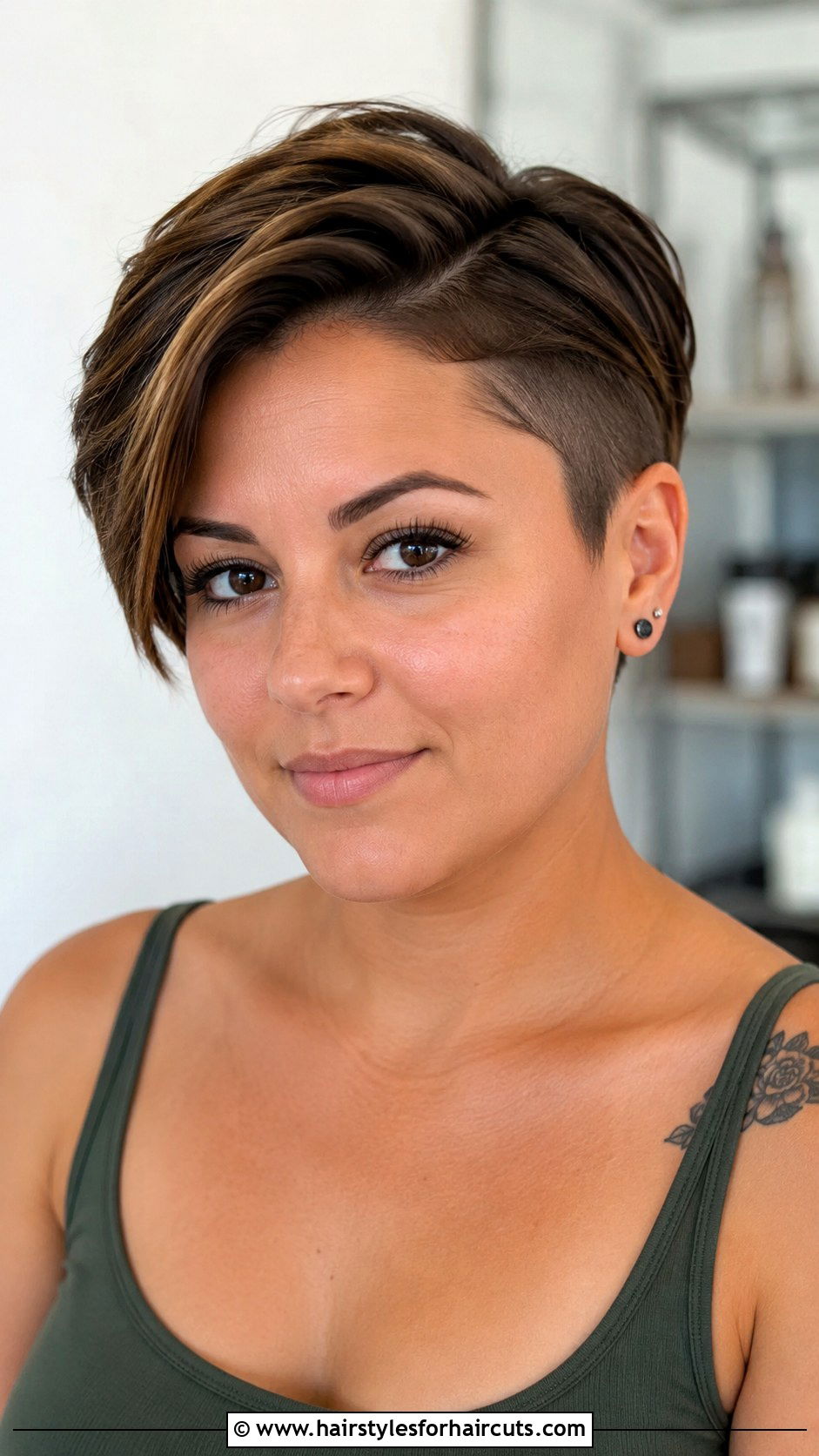 Side Parted Pixie Haircut For Round Face - 25 round haircuts - 25 round haircuts