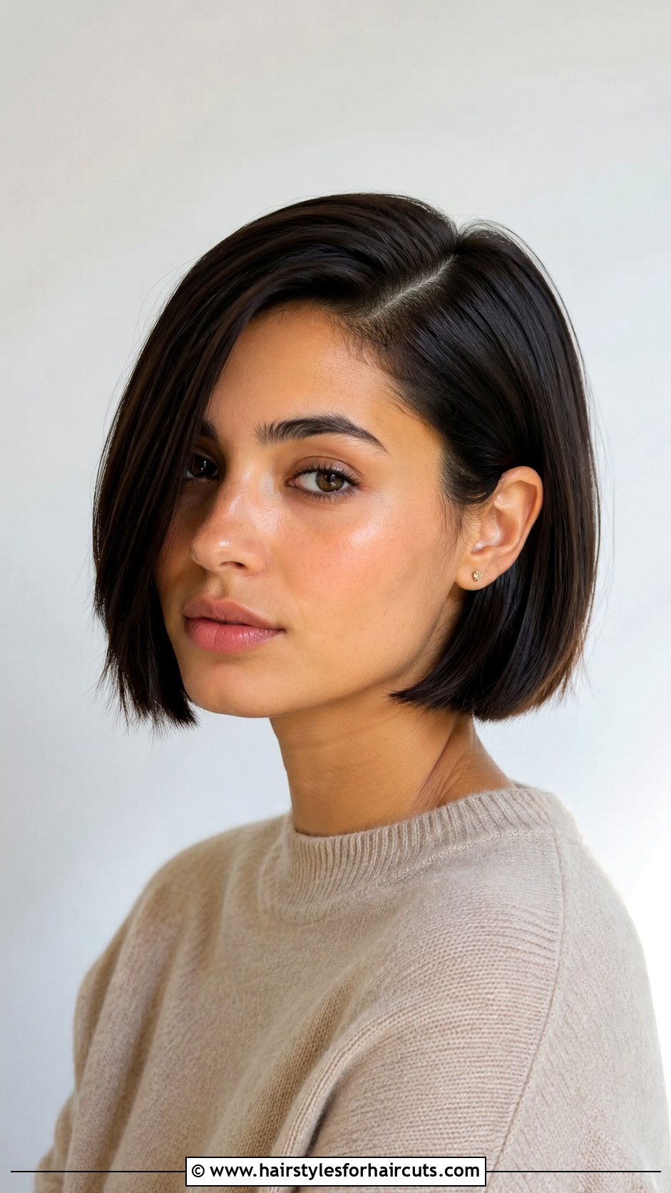 Side Parted Short Bob - 25 70s disco hairstyles for short hair - 25 70s disco hairstyles for short hair