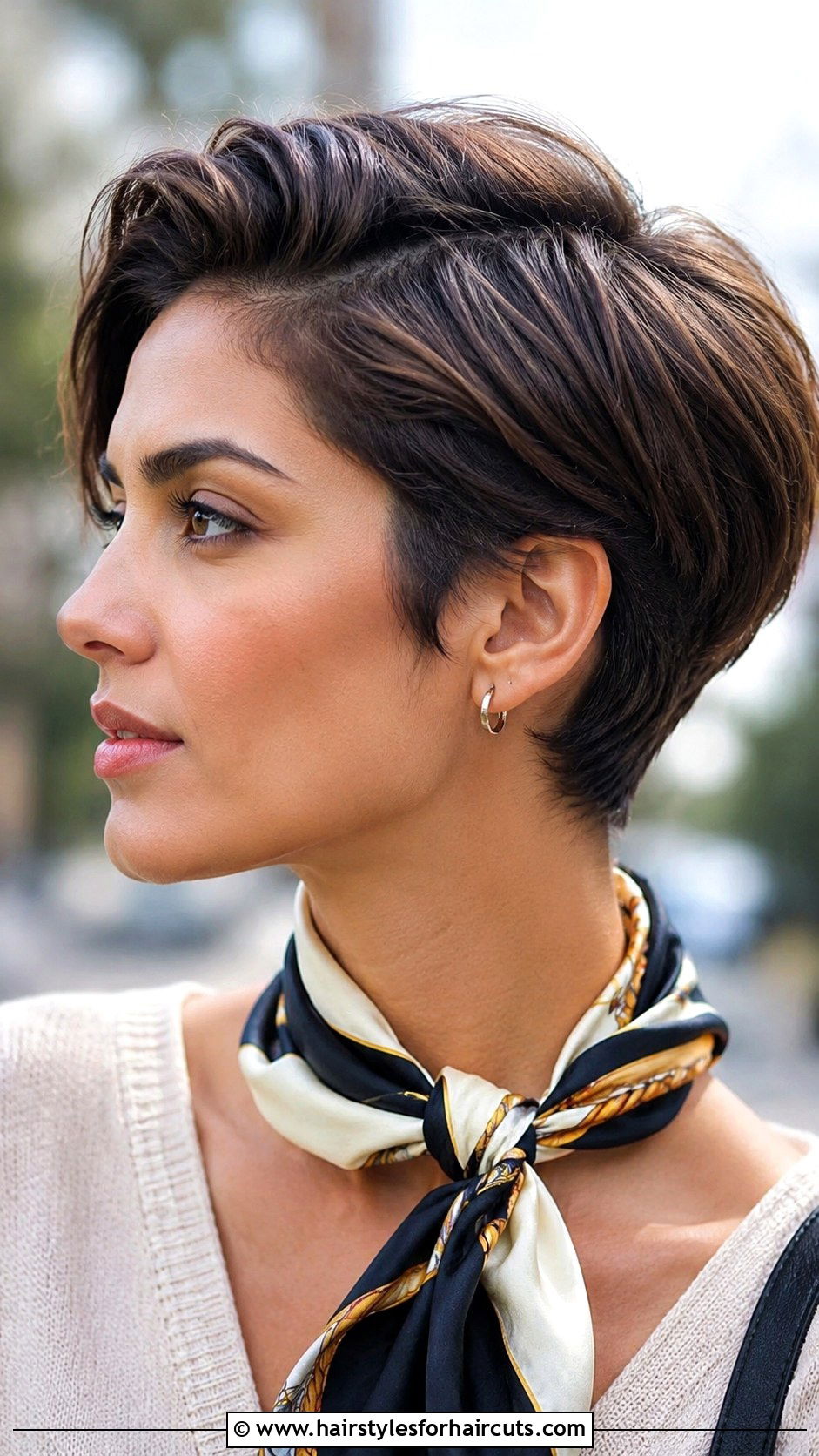 Side Parted Short Crop - 25 hairstyles for women in 60s - 25 hairstyles for women in 60s