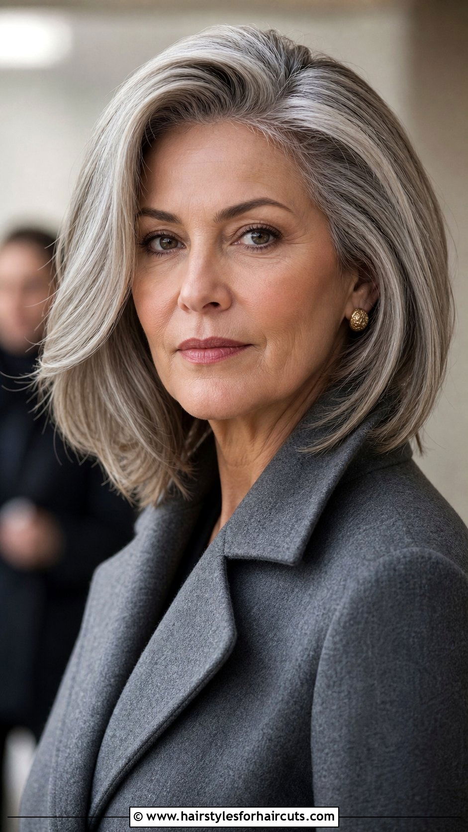 Side Parted Shoulder Length Haircut - 25 shoulder length haircuts for older women - 25 shoulder length haircuts for older women