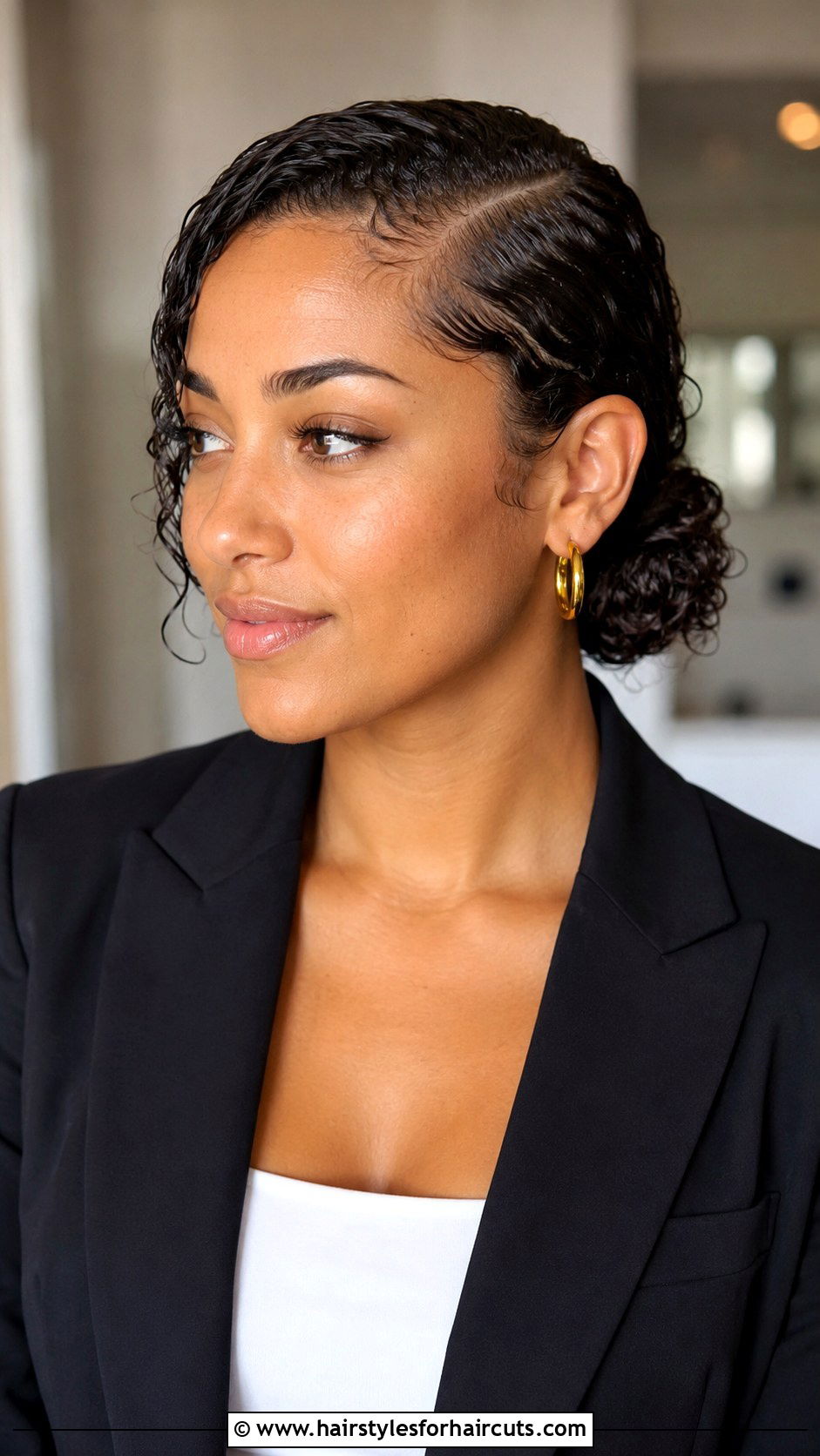 Side Slicked Wet Curly Bun - 25 cute hairstyles for wet curly hair - 25 cute hairstyles for wet curly hair