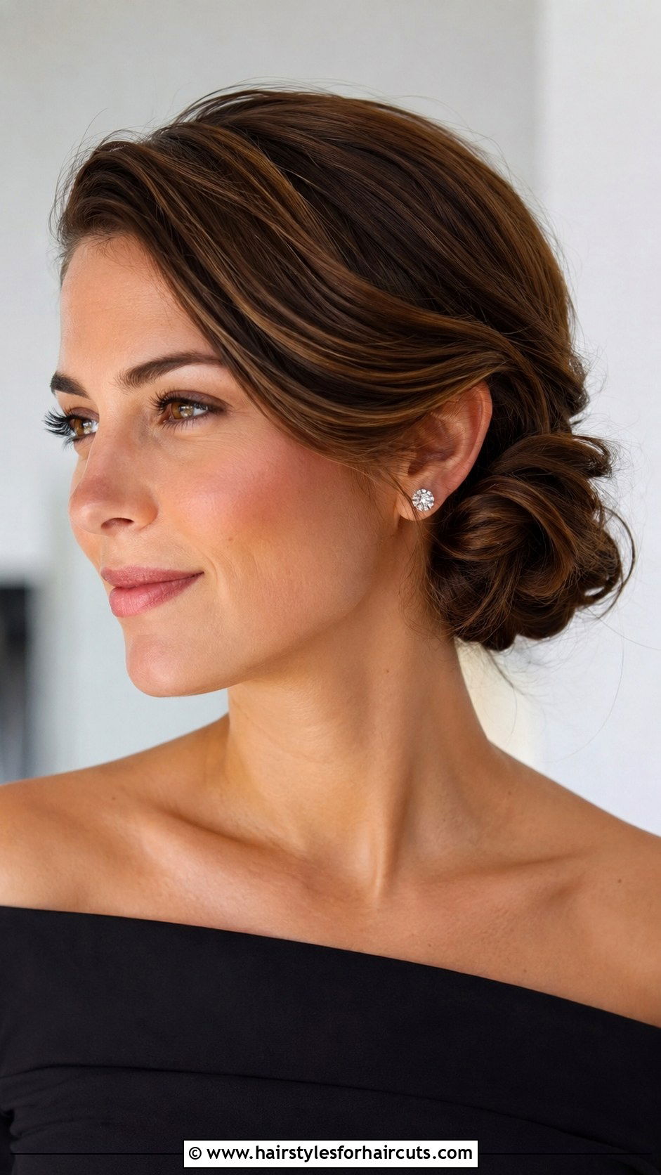 Side Swept Chignon For Short Hair - 25 chignon hairstyles for short hair - 25 chignon hairstyles for short hair