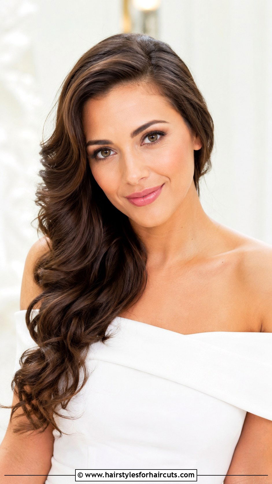 Side Swept Curls - 25 date night hairstyles for medium hair - 25 date night hairstyles for medium hair