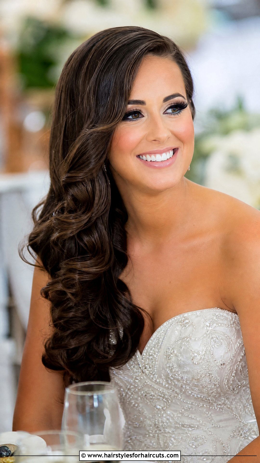 Side Swept Curls - 25 wedding hairstyles for asian hair - 25 wedding hairstyles for asian hair