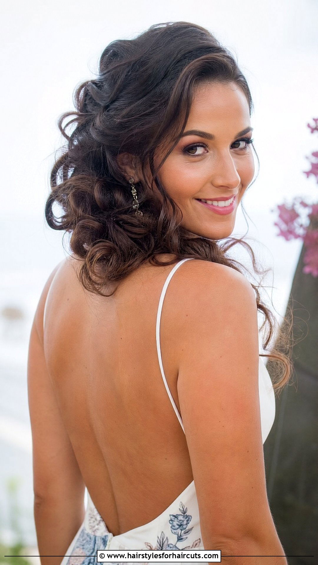 Side Swept Curly Wedding Hair - 25 wedding hairstyles for curly hair - 25 wedding hairstyles for curly hair