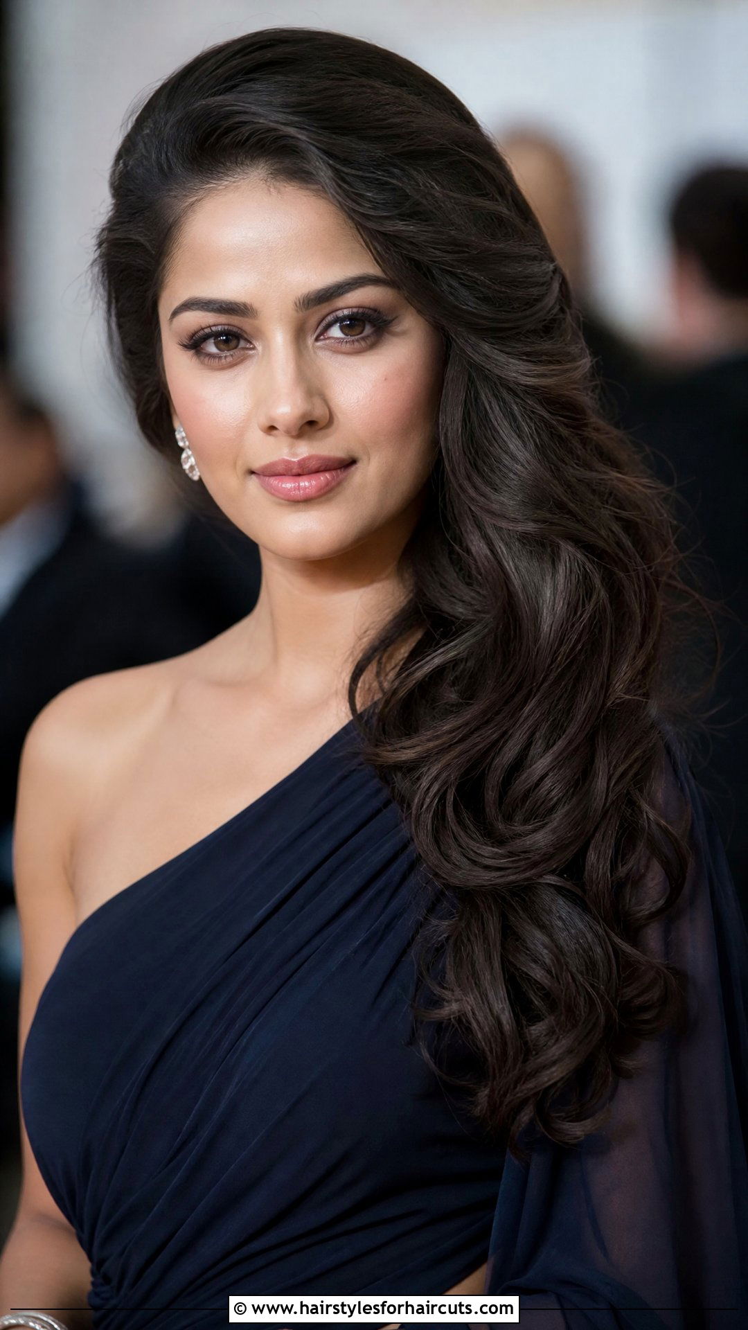 Side Swept Hairstyle - 25 simple hairstyles women - 25 simple hairstyles women