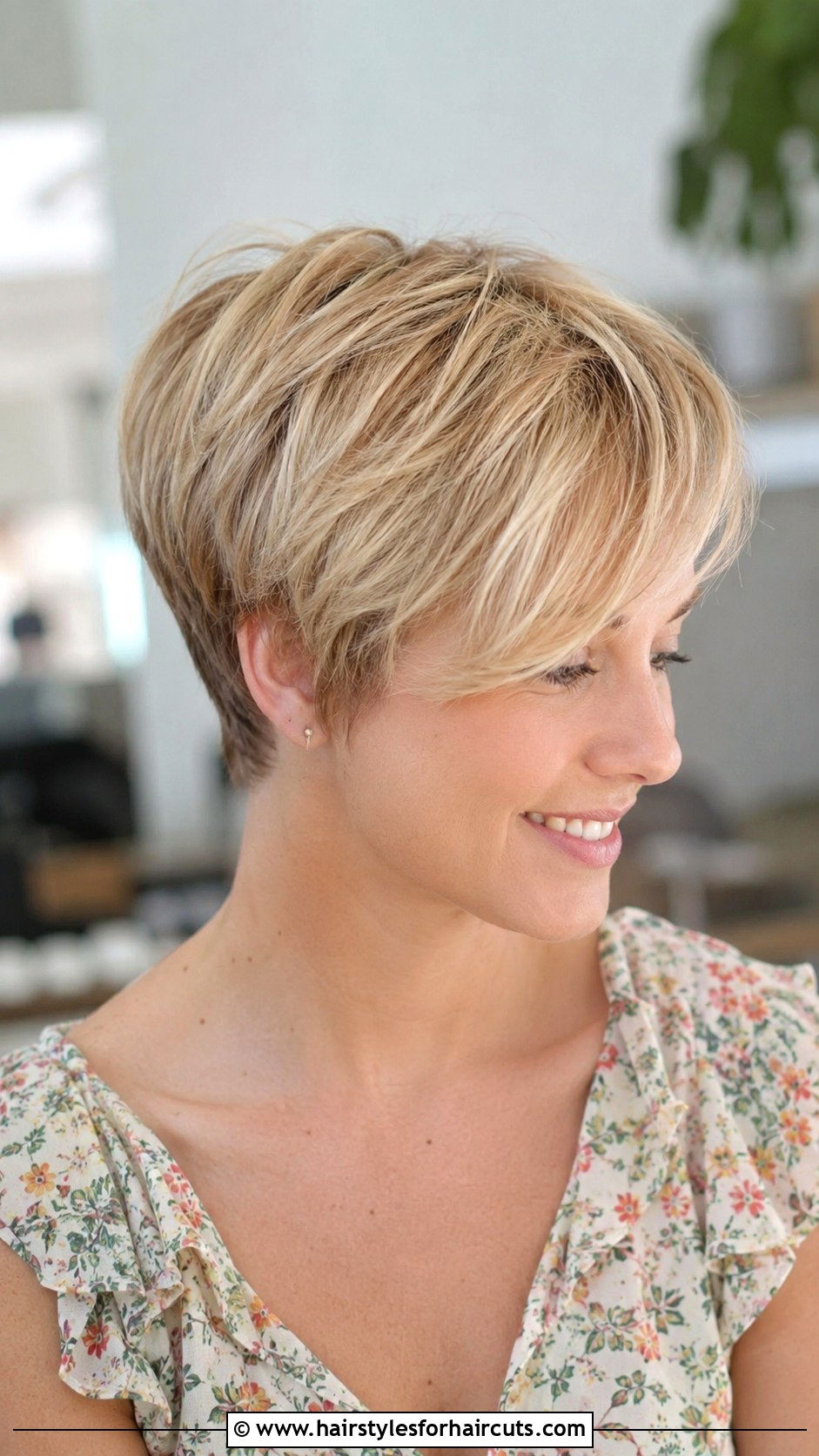 Side Swept Pixie Cut - 25 haircuts on the side - 25 haircuts on the side