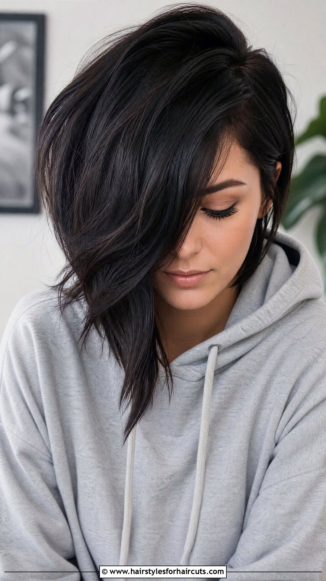 Side Swept Scene Haircut - 25 scene haircuts - 25 scene haircuts