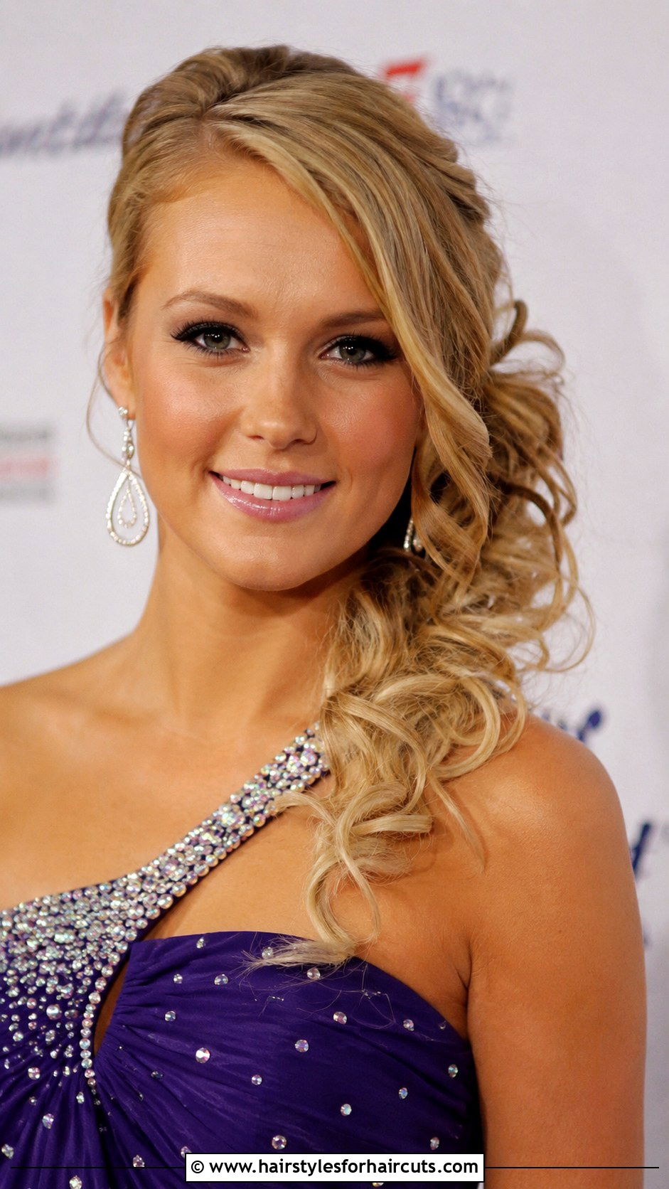 Side Swept Updo - 25 long hairstyles updo - 25 long hairstyles updo