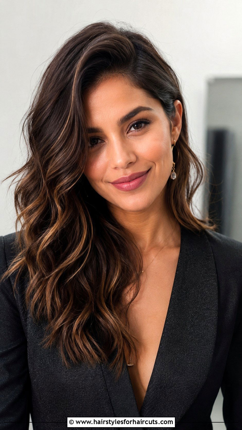 Side Swept Wavy Hair - 25 hairstyles for wavy hair - 25 hairstyles for wavy hair