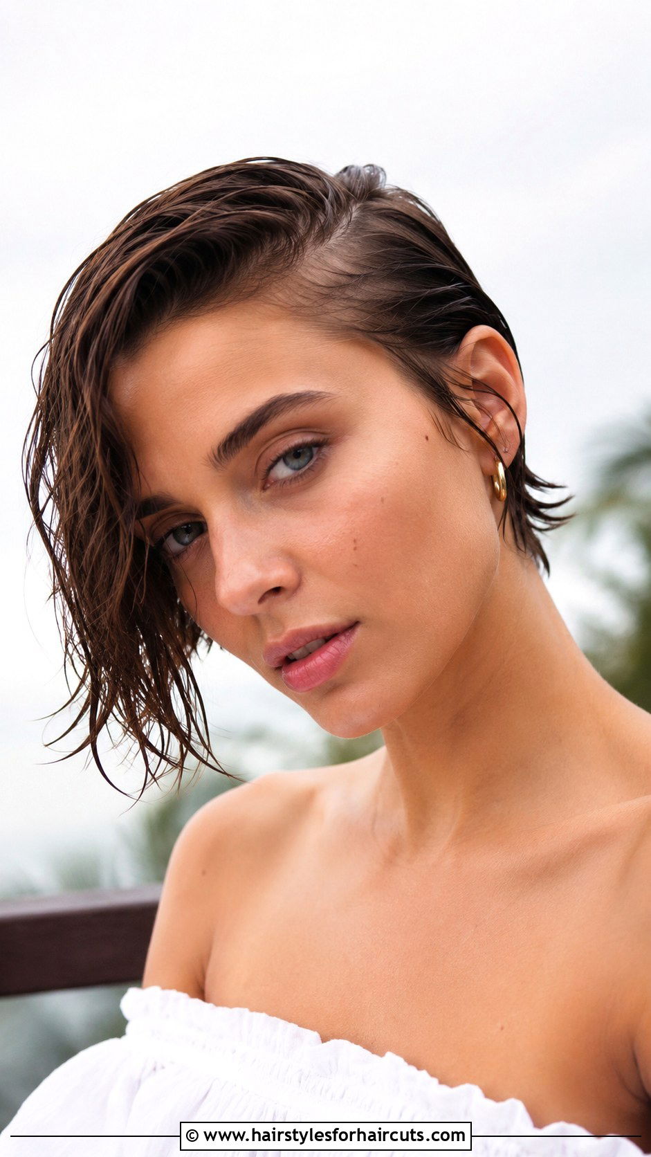 Side Swept Wet Short Hair - 25 wet hairstyles for short hair - 25 wet hairstyles for short hair