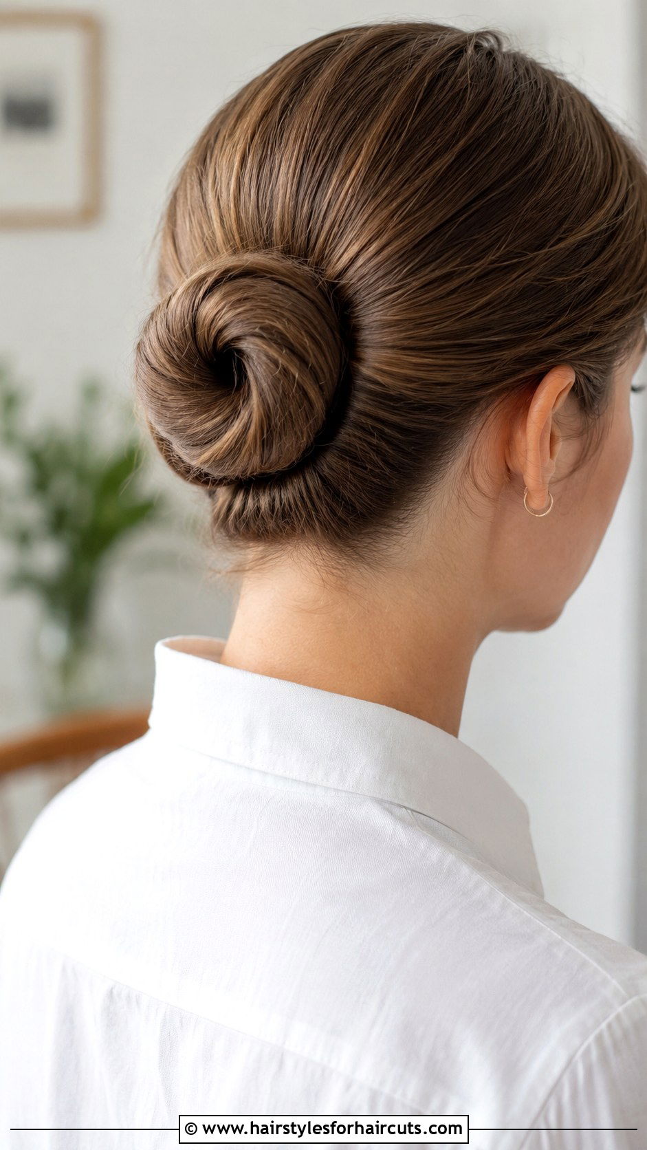 Simple Pinwheel Bun - 25 easy up hairstyles for medium hair - 25 easy up hairstyles for medium hair