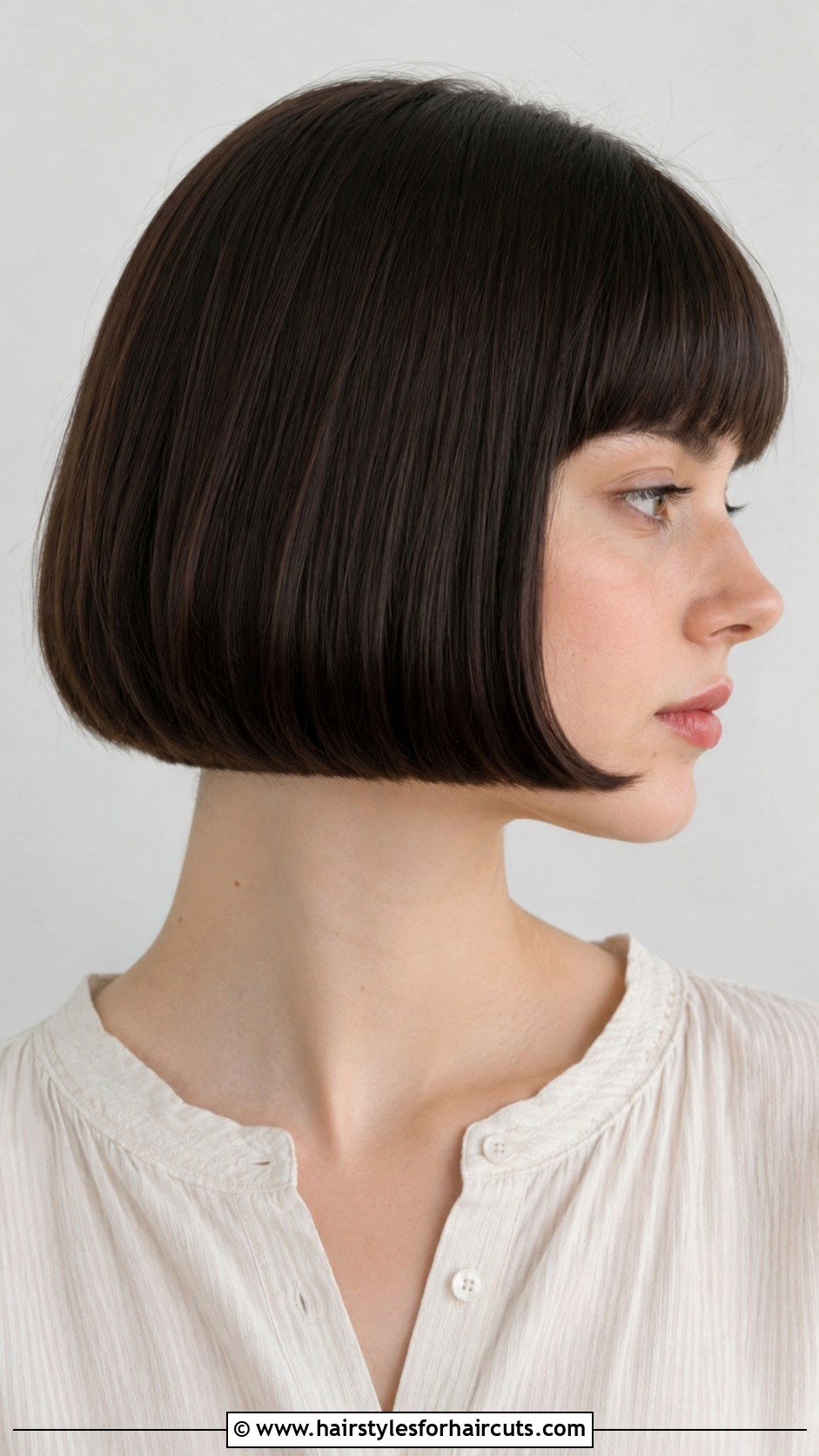 Simple Straight 1920s Bob - 25 1920s hairstyles for short hair - 25 1920s hairstyles for short hair