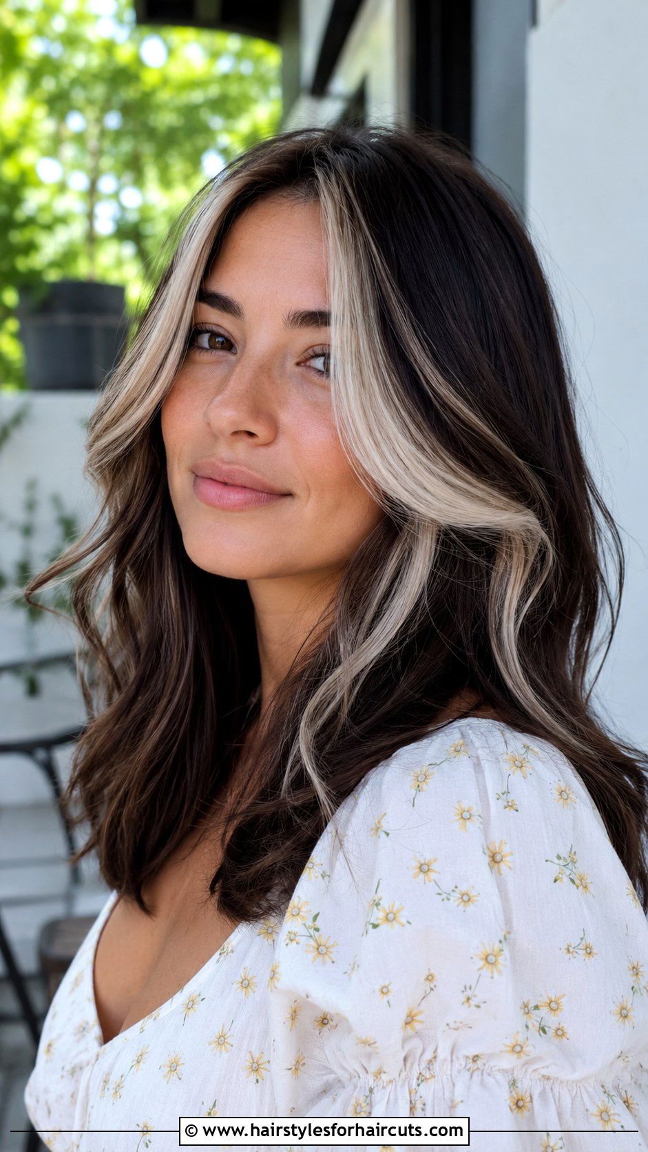 Skunk Stripe On Layered Hair - 25 skunk stripe hairstyles - 25 skunk stripe hairstyles