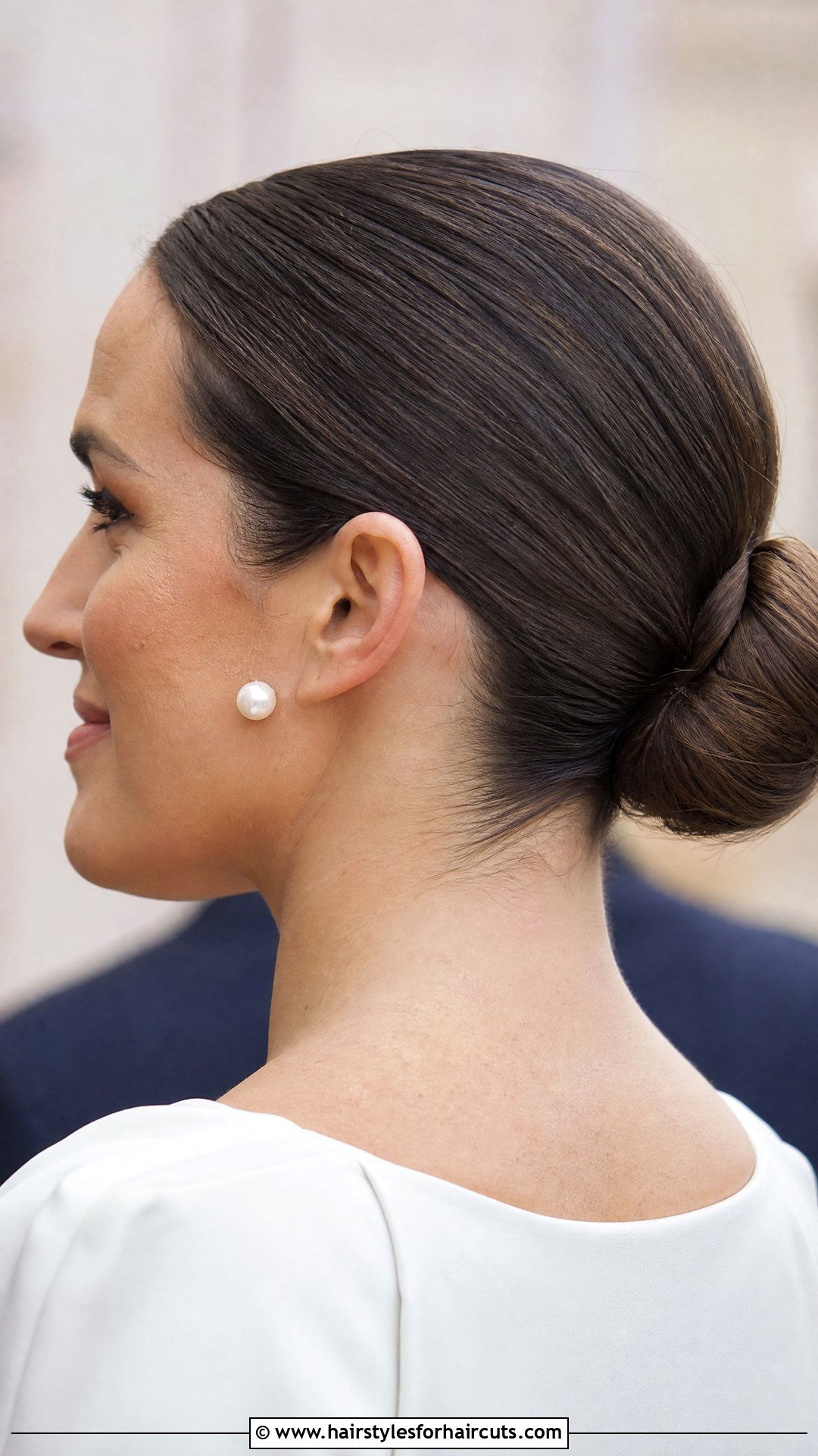 Sleek Bun Hairstyle - 25 current hairstyles for women - 25 current hairstyles for women