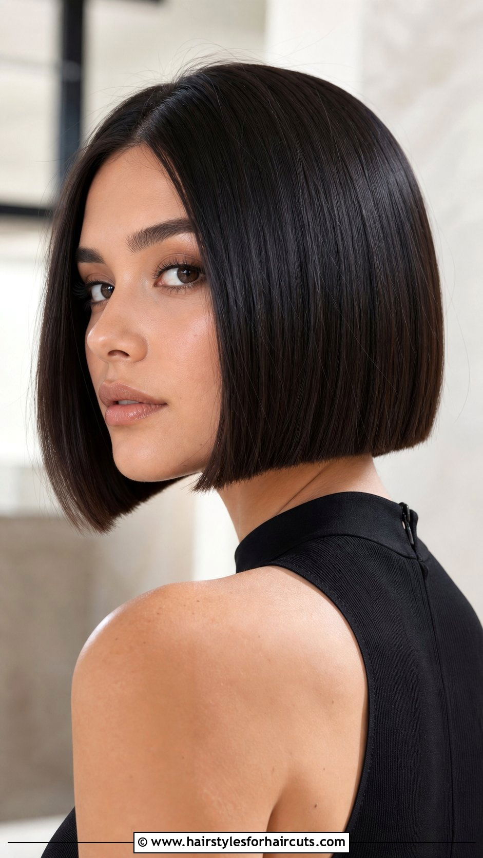 Sleek Cropped Bob - 25 best short hairstyles for women - 25 best short hairstyles for women